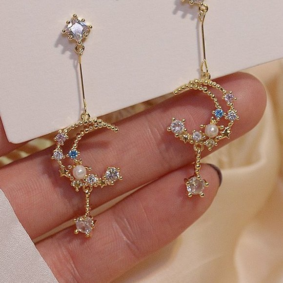 NEW 14K Gold Plated Diamond Moon Star Earrings - Picture 4 of 7